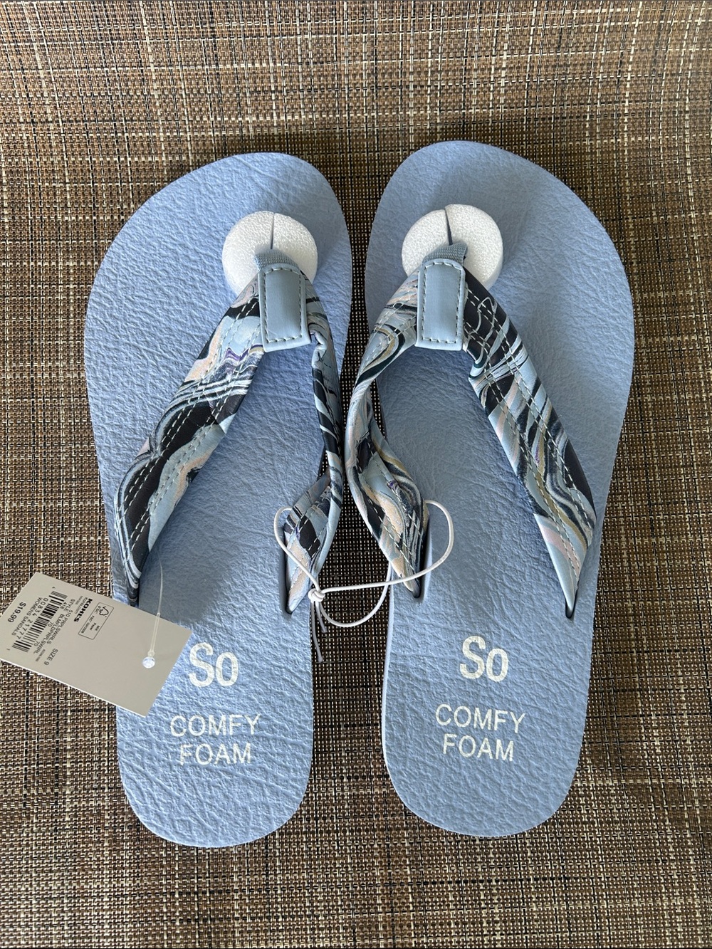 NWT SO Women's Light Blue Patterned Foam Flip Flops SZ 9 - Picture 2 of 5